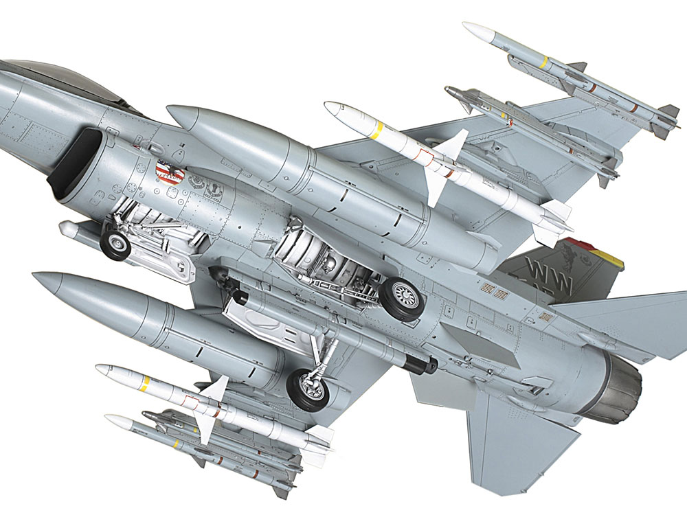 タミヤ 1/48 傑作機シリーズ ロッキード マーチン F-16CJ［ブロック50