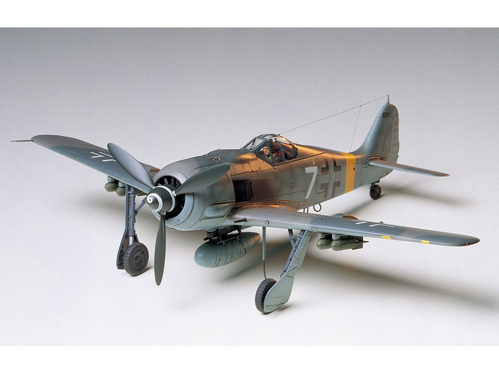 タミヤ 1/48 傑作機シリーズ フォッケウルフ Fw190 F-8 | タミヤ