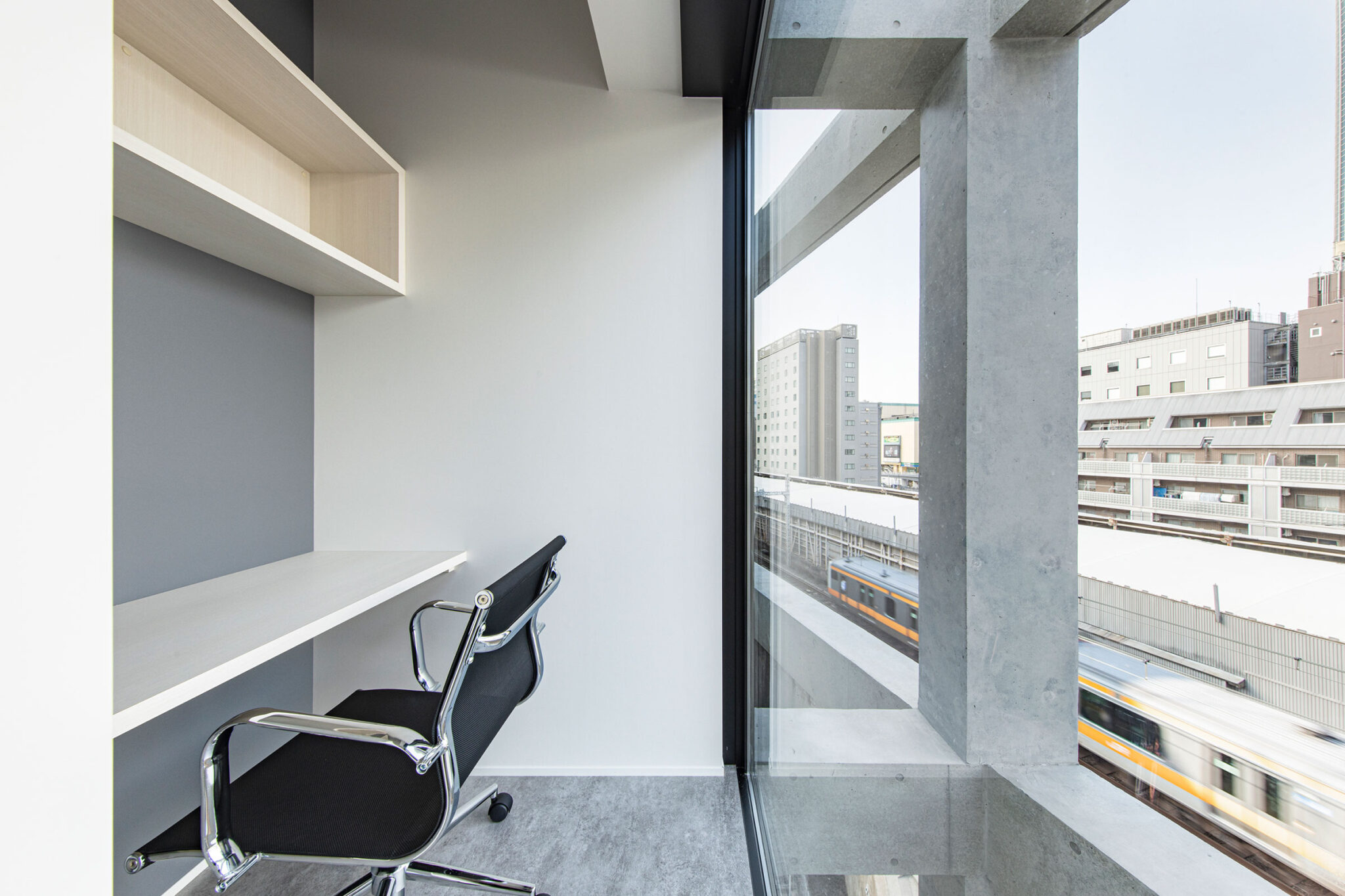 田中裕一＋中本剛志 / STUDIO YYによる、東京の「水道橋のオフィス