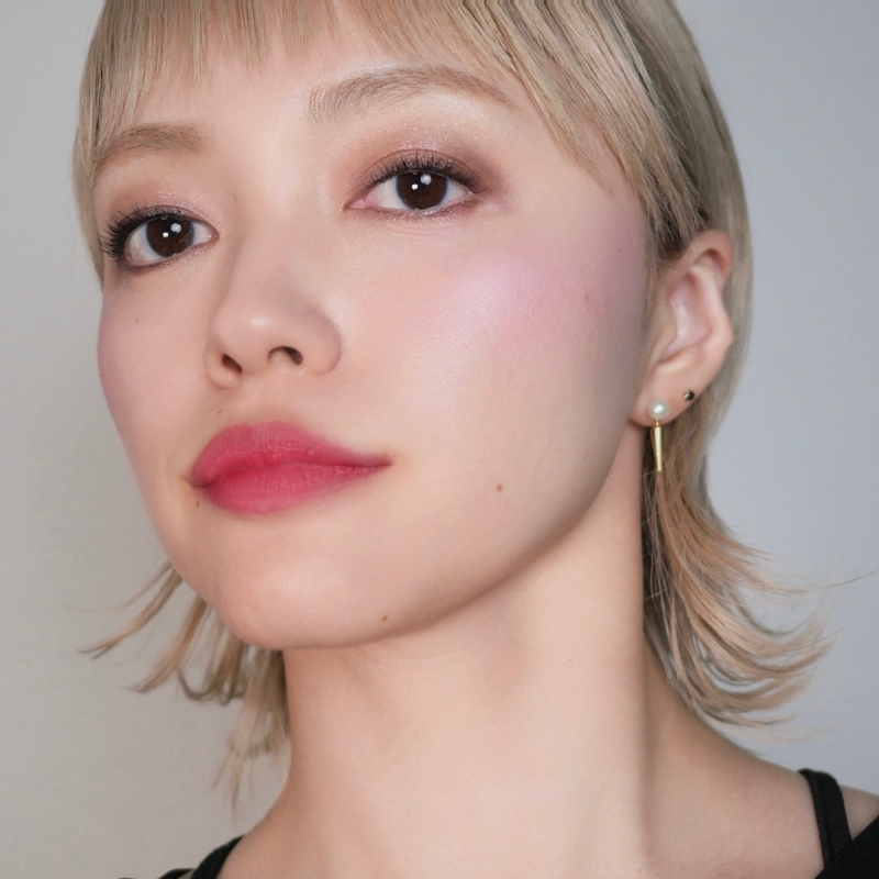 洒落感たっぷりのブラウン×モーヴ系パレットのSTAFF REVIEW | スナップ