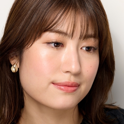 ハリ艶をたたえた秋のベースメイクアップのSTAFF REVIEW | スナップ