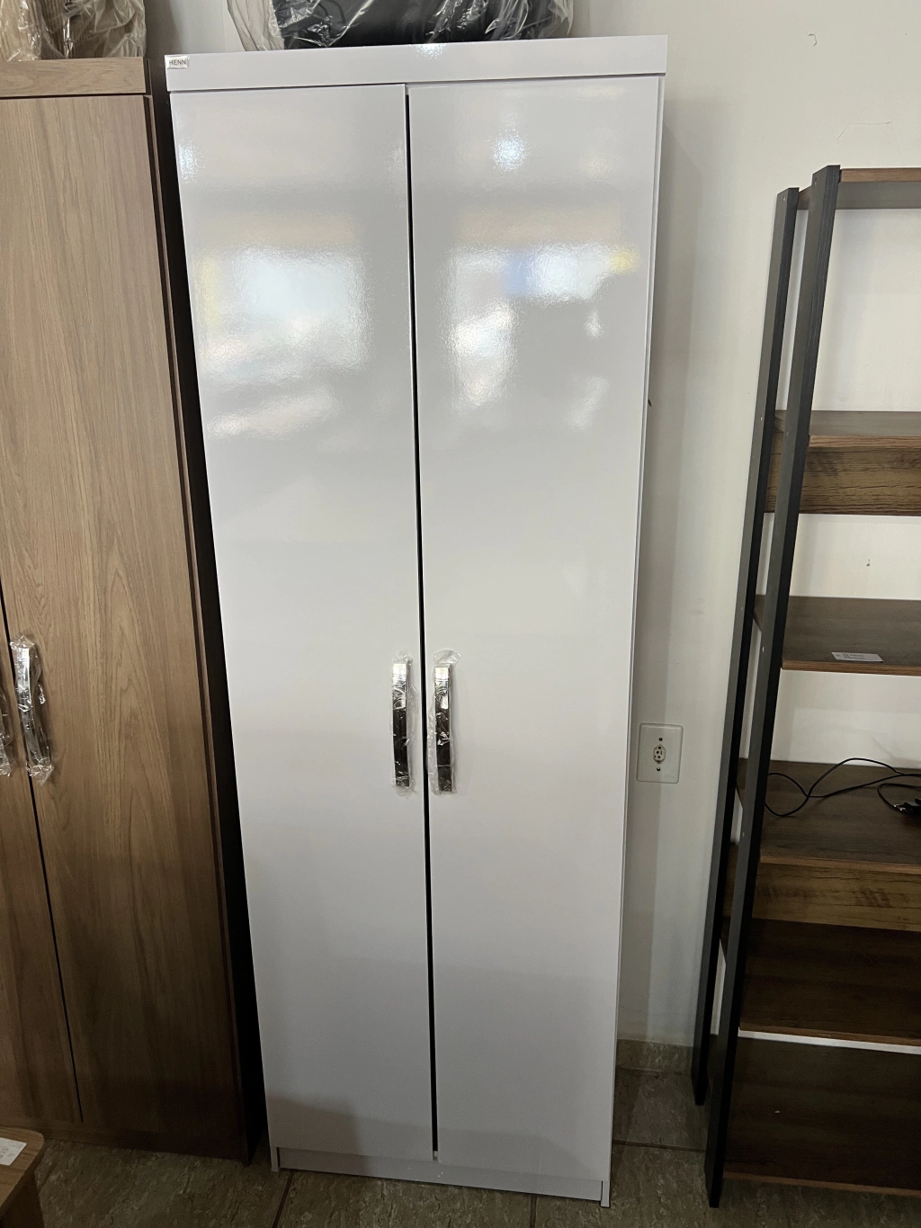 SAPATEIRA - ARMÁRIO MULTIUSO MARGARIDA 2 PORTAS BRANCO - HENN REF