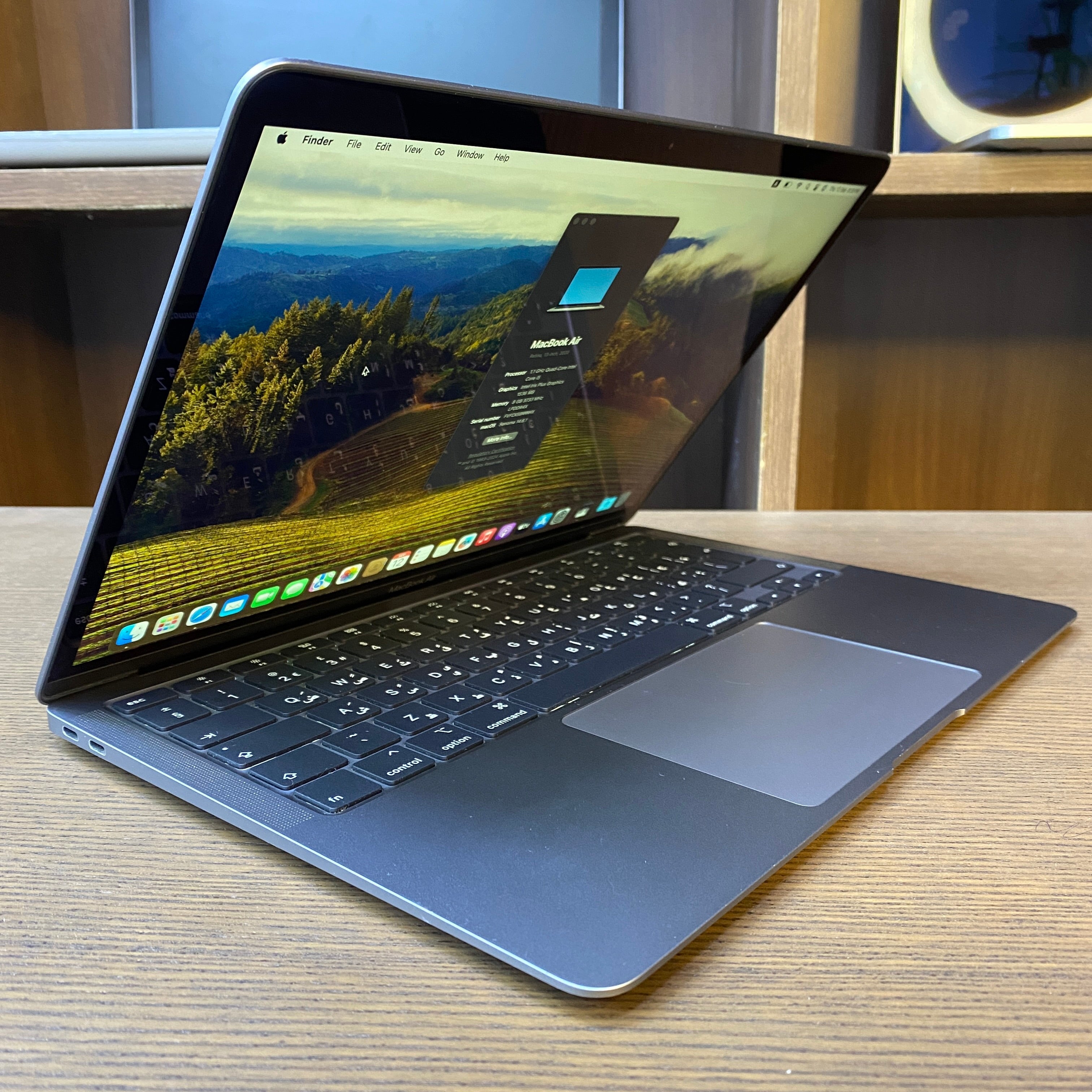 Apple MacBook Air - A2179 - Core i5 / 8 Ram / 256GB SSD / 13