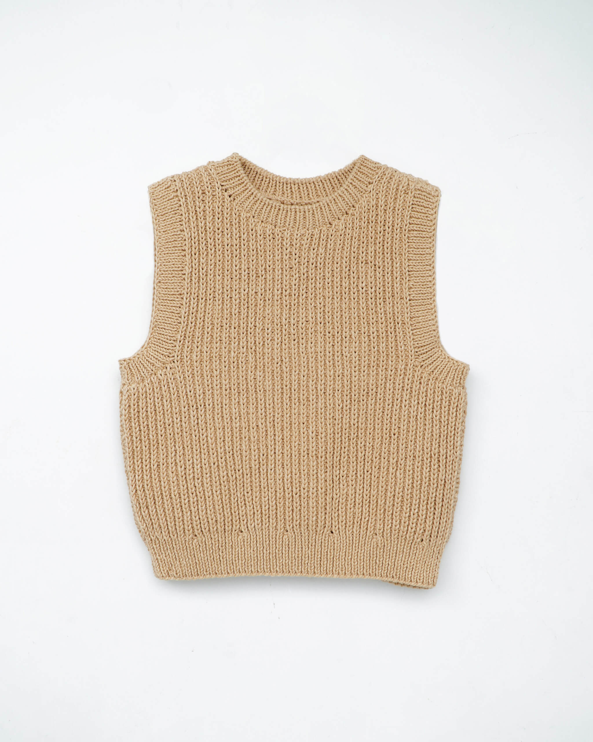 Vest No.35 | Ribbed vest knitting pattern – Daisy & Peace