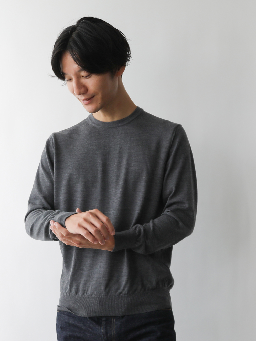 カシミヤタッチ薄手ニット by Super 120'sメリノ/クルーネック