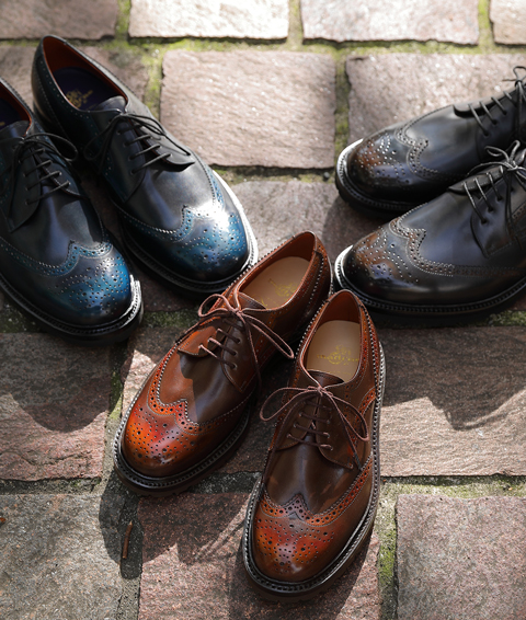 パティーヌ仕立てのウイングチップ/ネイビー/3E | Factelier