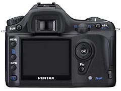 ペンタックス、2.5型液晶モニター搭載の「*ist DS2」