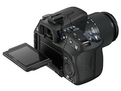 ソニー、可動液晶モニター搭載デジタル一眼の廉価版「α300」