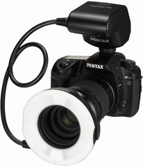 ペンタックス、P-TTL対応のマクロストロボ「AF160FC」