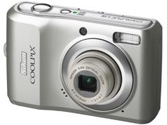 ニコン、単3電池駆動の入門機「COOLPIX L19」