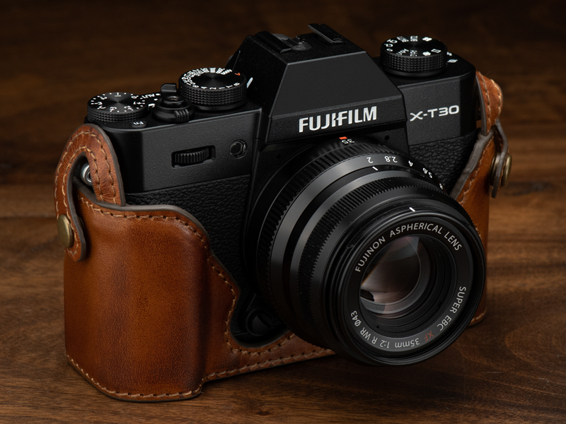 FUJIFILM X-T30専用設計のハーフレザーケース - デジカメ Watch