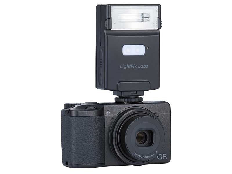 分離式ワイヤレスストロボ「FlashQ Q20II」に、GR仕様の特別カラーが