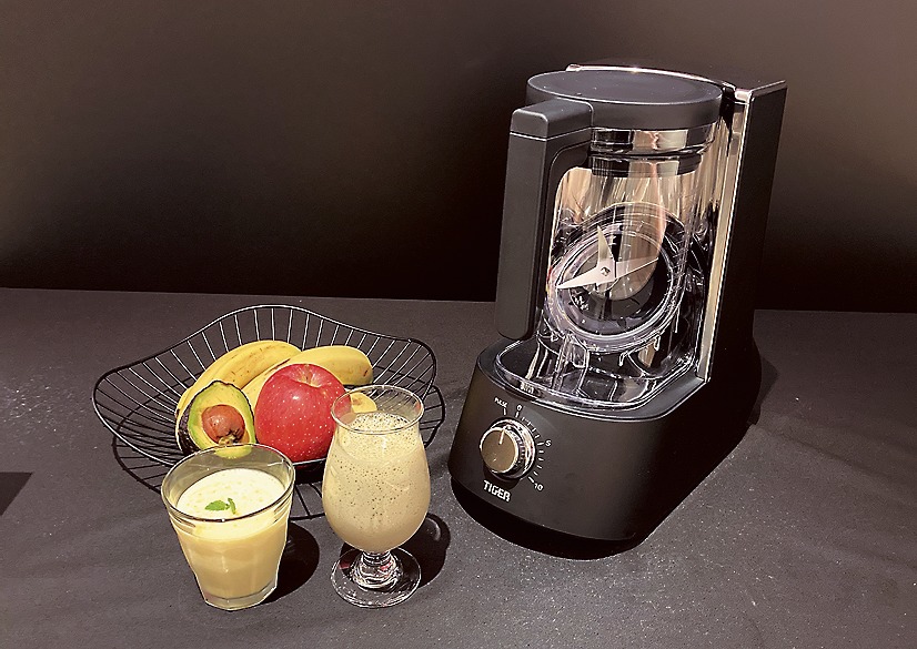 タイガー魔法瓶の斜め型ミキサー体験 スムージーなど滑らかな食感 刃の
