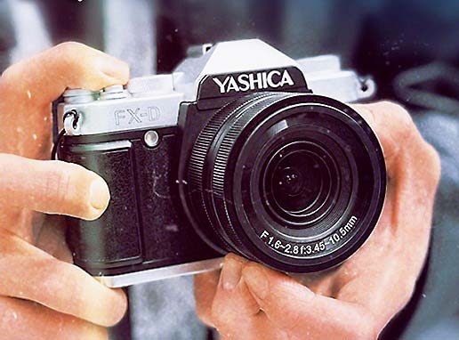 ヤシカが新世代デジカメを先行予約 フィルムカメラの操作感とデジタル
