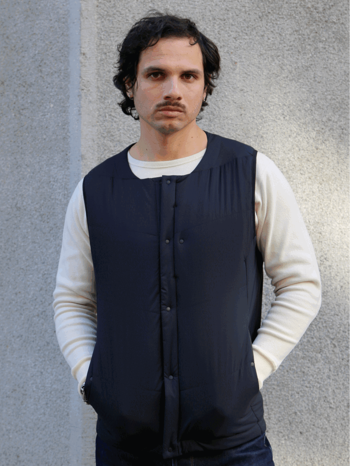 Tilak Poutník Pygmy Vest– Black | denimheads.cz