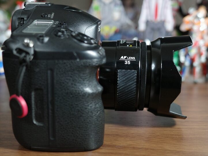 ミノルタ AF 35mm F2の旧型をレビュー｜小型単焦点レンズ、写りは良い