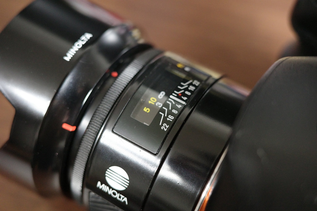ミノルタ AF 35mm F2の旧型をレビュー｜小型単焦点レンズ、写りは良い