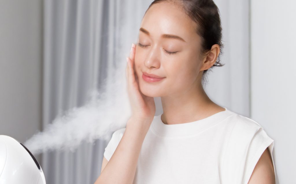 お家でエステ気分が味わえる♪【FESTINO フェイシャル モイスト ナノ