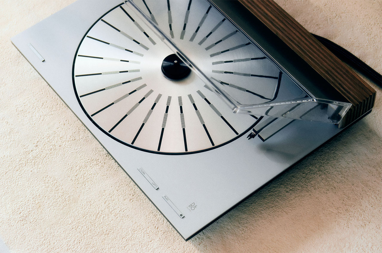 Bang & Olufsen's Beosystem 3000c Brings Back a Vinyl Icon