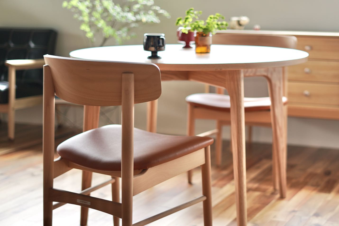 カリモク60+ Tチェア リーベルブラウン［C36225WE］ - カリモク60正規