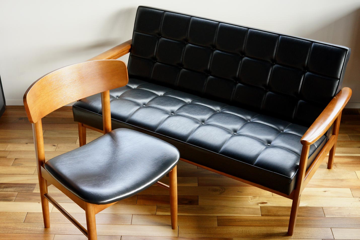 カリモク60+ Tチェア スタンダードブラック［C36205BW］ - カリモク60