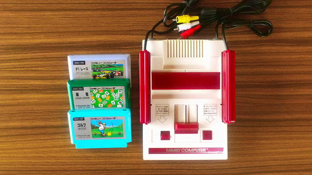 ファミコン (前期型) に穴を開けずに AV 化と縦縞対策をし