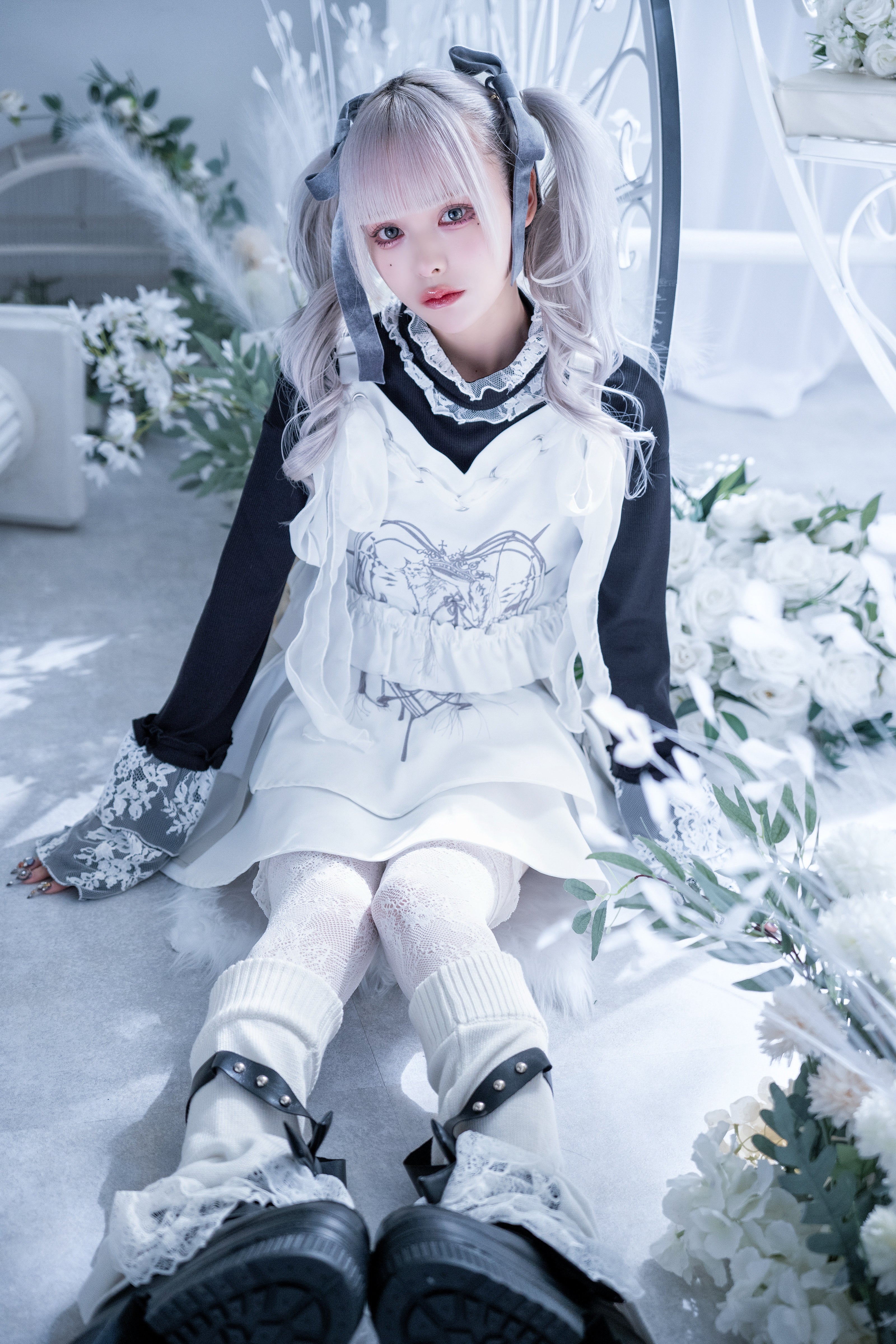 doll race leg warmers white