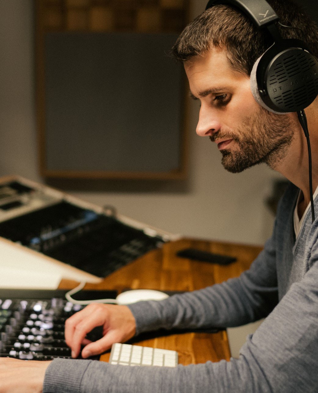 DT 900 PRO X: Mixing studio headphones | beyerdynamic