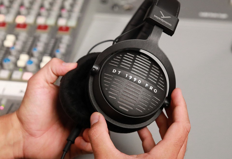 DT 1990 PRO MKII: Premium Tesla studio headphones I beyerdynamic