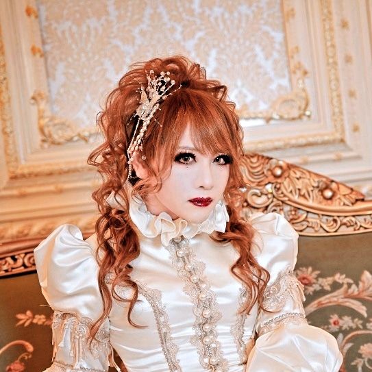 京都の匠の技が一冊に！華道家・池坊専宗が撮る66の工房、写真集『よい