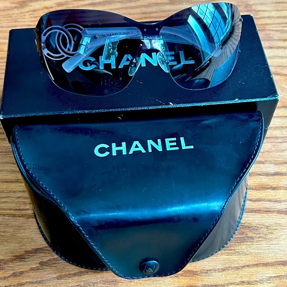 CHANEL | Accessories | Chanel 447 Rimless Sunglasses White With Cc