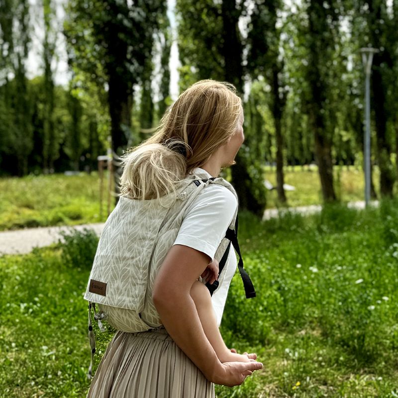 夏におすすめのリュック型おんぶ紐｜ディディゴー トリアス クリーム