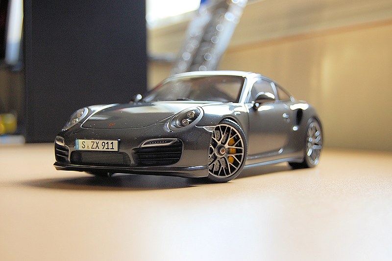 REVIEW: Minichamps DE Porsche 911 (991) Turbo S • DiecastSociety.com