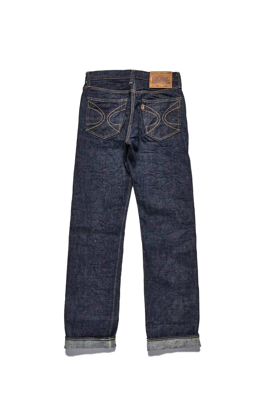 EIGHT'G」より“漆黒の男