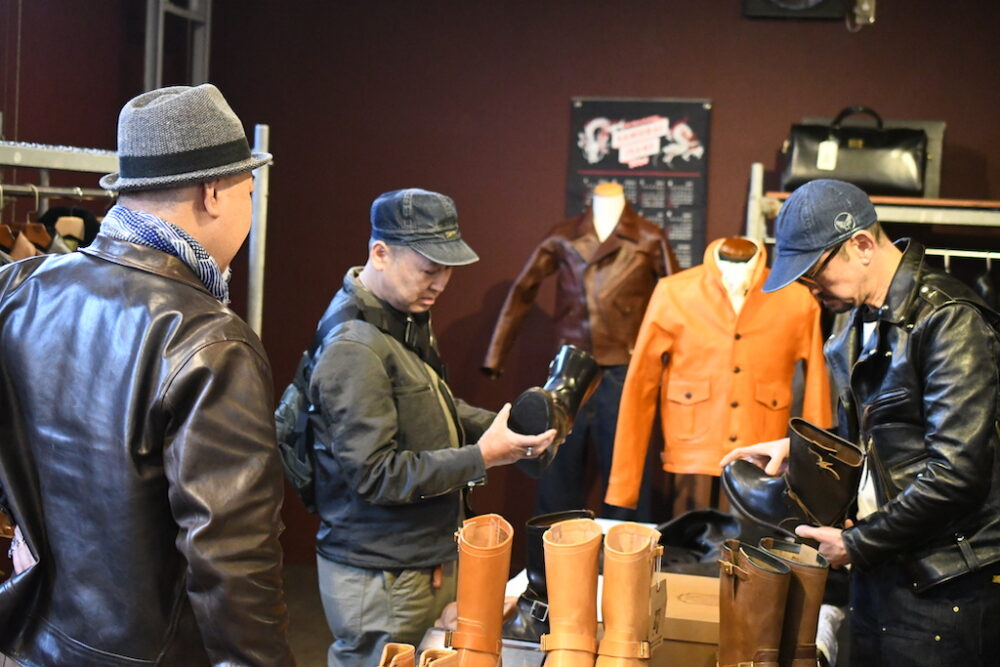 ダッパーズの新作レザージャケットが御殿場のバーンストーマーに降臨