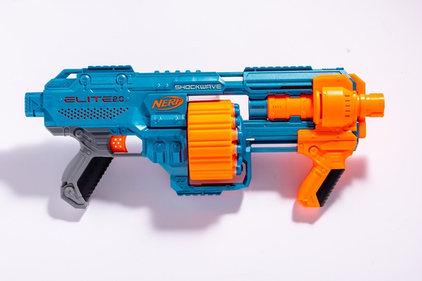 キッズ向けといって侮ることなかれ！ 手動ブラスター「ナーフ エリート