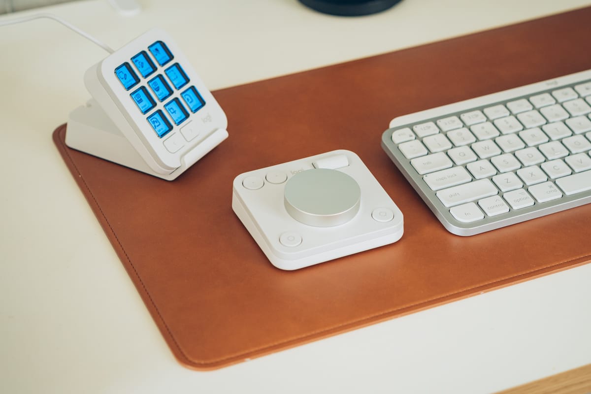 ロジクール MX Creative Console レビュー！シンプルで直感的