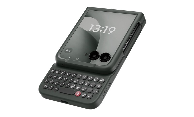 Clicks Keyboard transforms the new Motorola Razr Ultra | Clicks