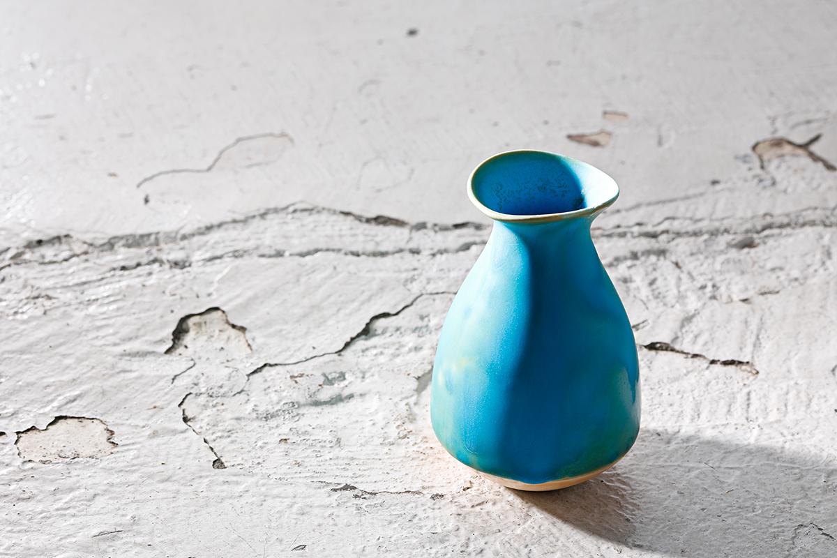 中国古美術・珍品旧蔵古瓷器缶酒器・文房具・茶道具・置物・観賞瓶