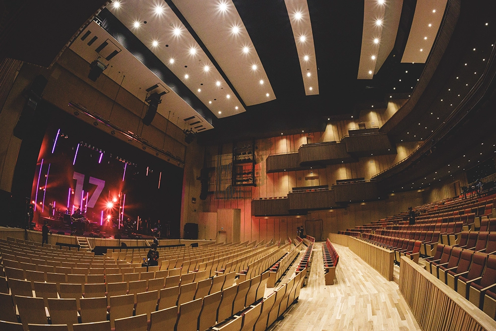 cali≠gari TOUR17 ＠LINE CUBE SHIBUYA(渋谷公会堂)｜ライブ現場通信