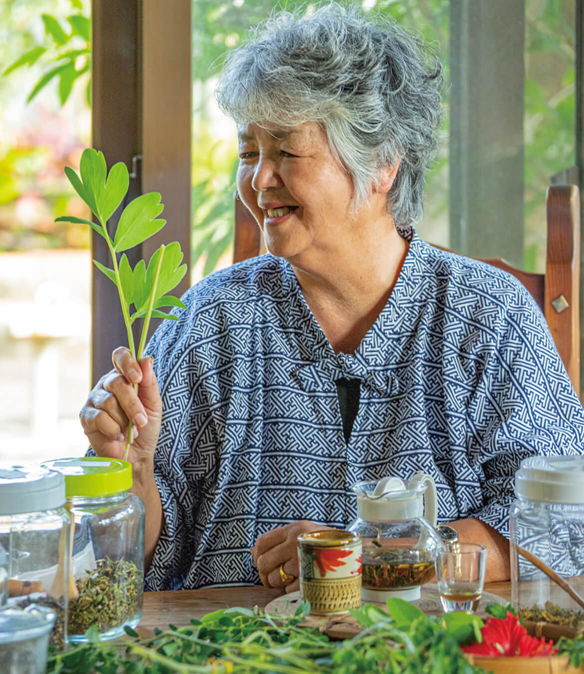 沖縄薬草パラダイス | 萬寿のしずく公式ネットショップ