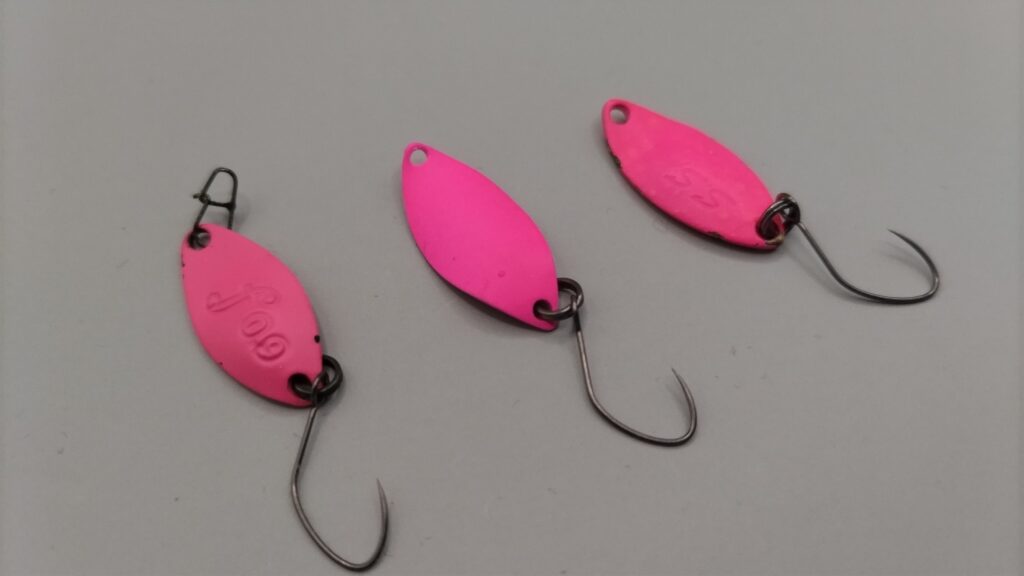 管釣りスプーンのカラーに迷っている人におすすめのカラーを紹介する