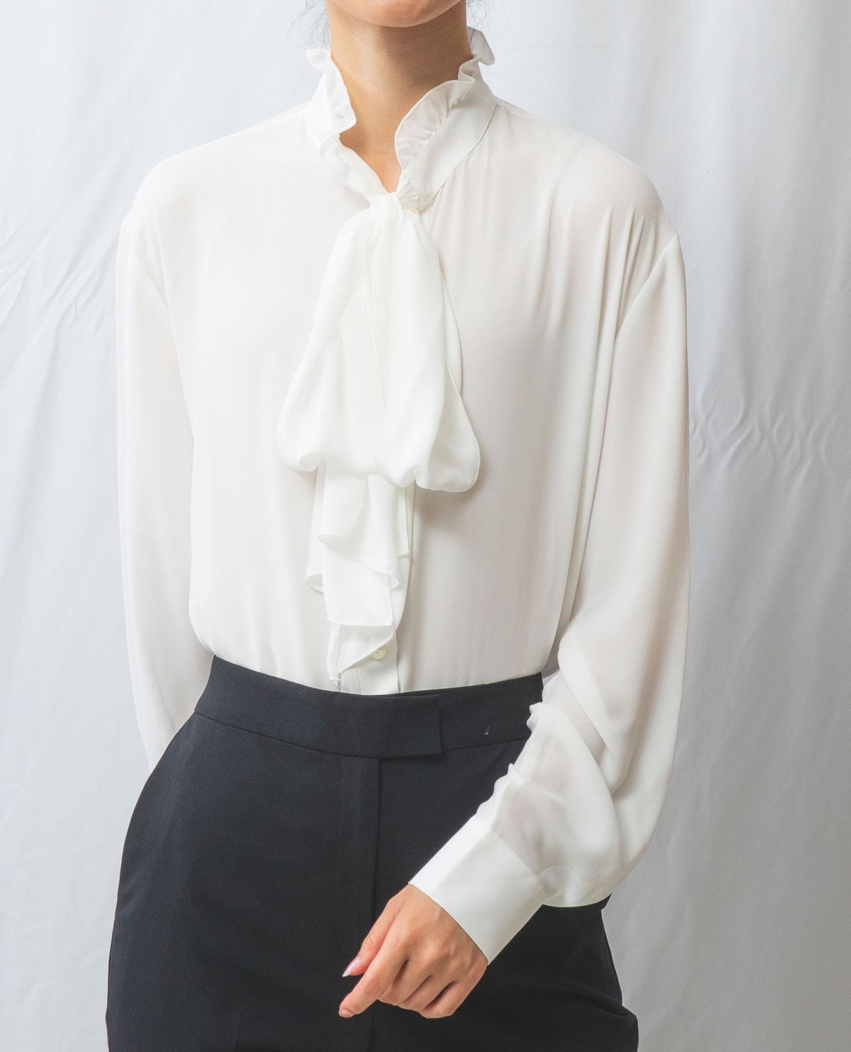 NARACAMICIE】無地ジョーゼットフリル衿ボウタイブラウス(2(L)11号