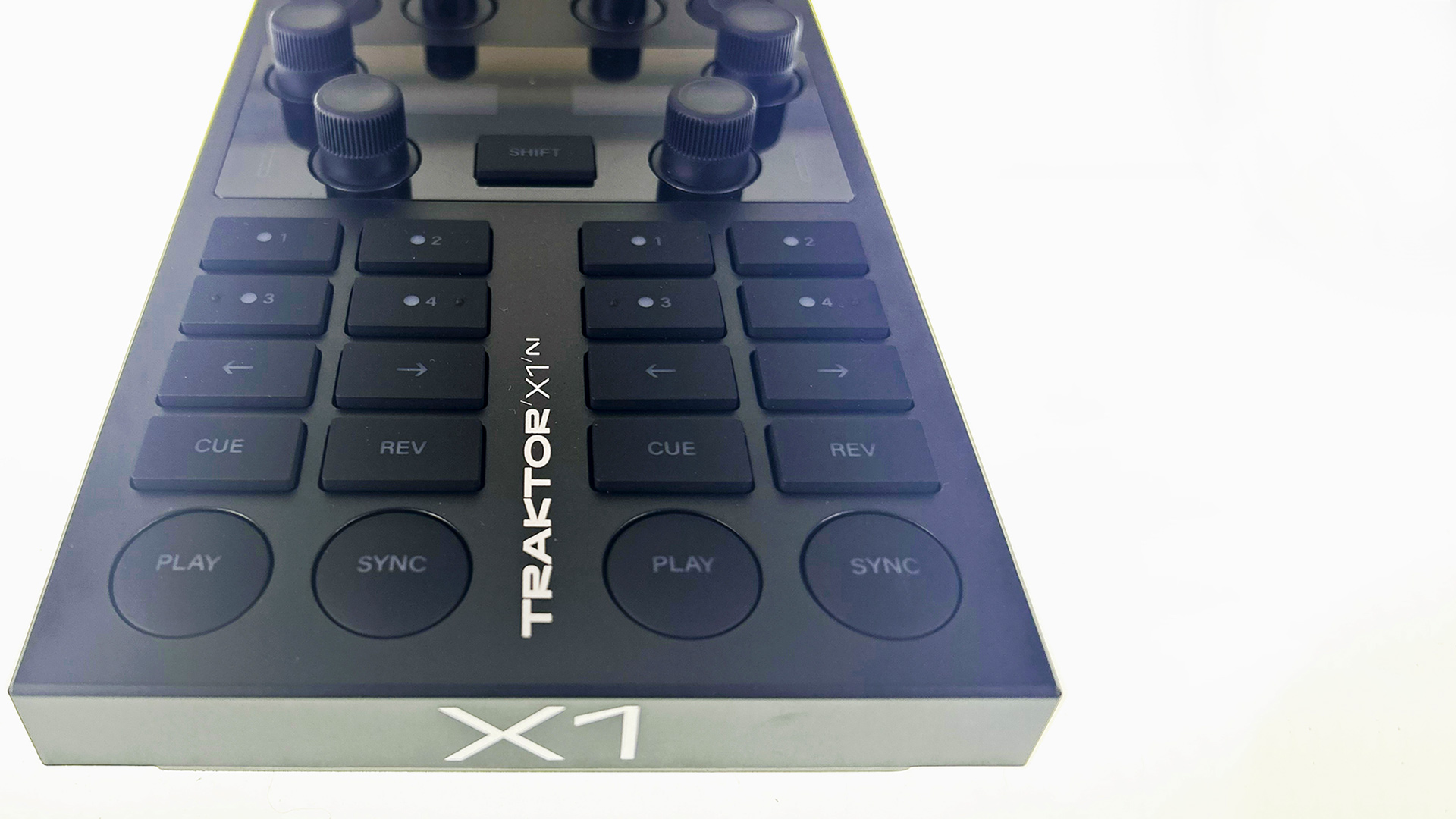 Traktor X1 MK3 - First Look - DJ TechTools