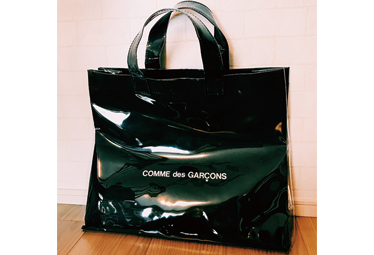 限定発売の”コム デ ギャルソン”PVCトートバッグがとにかく使える