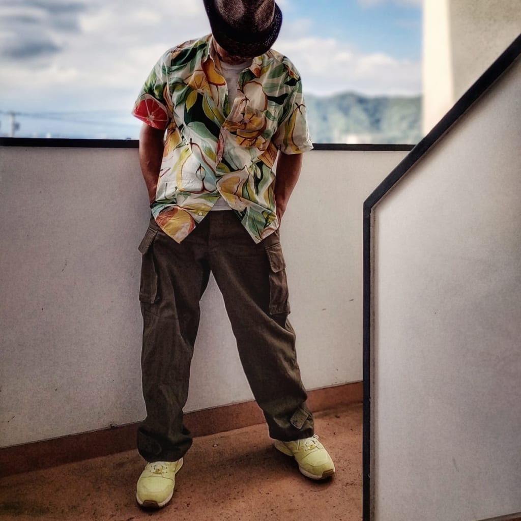 街に馴染むあの頃の定番スニーカー】満足な履き心地で楽しく歩ける