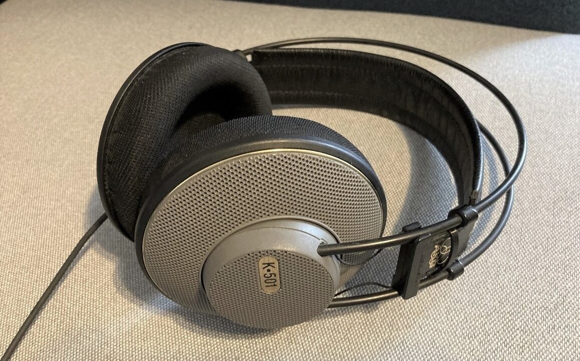 伝説の名機】 AKG K501【おすすめヘッドホンレビュー】 - どせいの