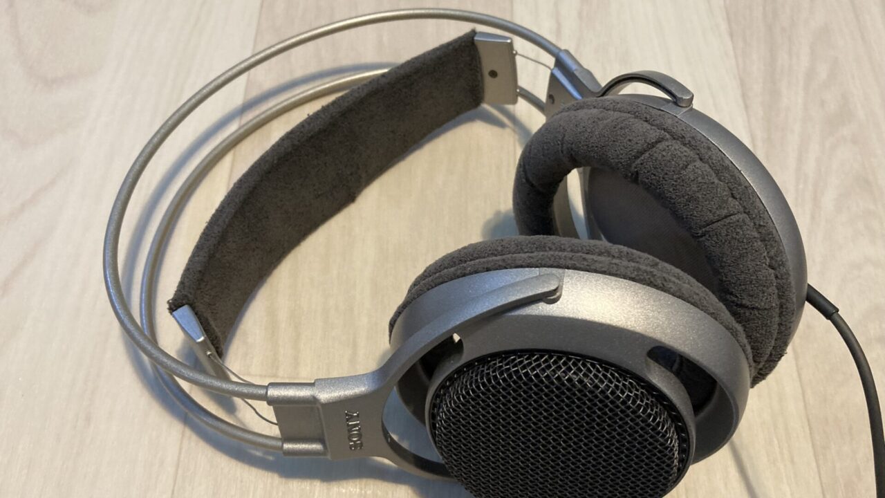 レビュー】名機SONY MDR-F1 フルオープンヘッドホンの魅力 - どせいの