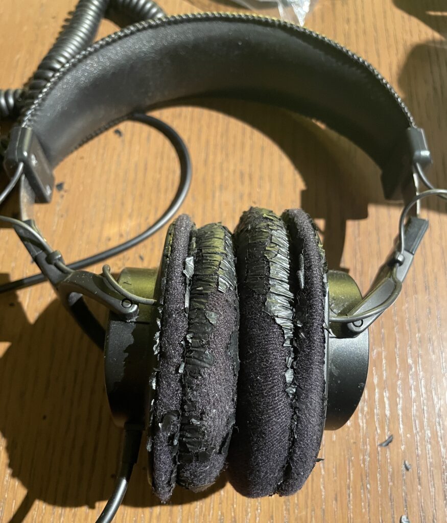 捨てるのは勿体無い！SONY MDR-7506のイヤーパッドは交換できる