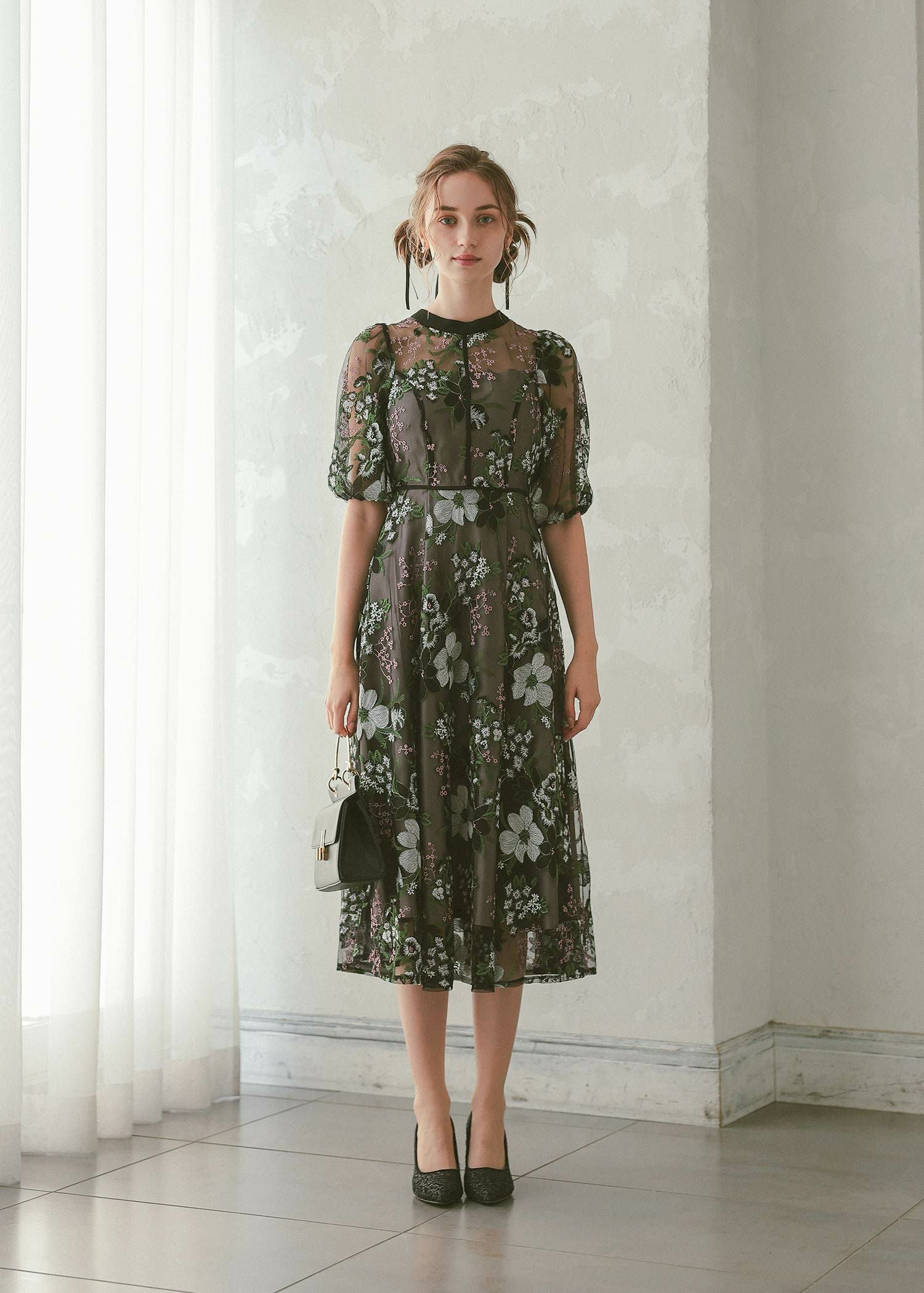 フラワーエンブロイダリードレス|DorryDoll